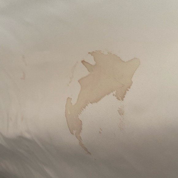 Used for 1 day. Small water stains inside train but cannot tell. Sleeves added - Picture 10 of 10